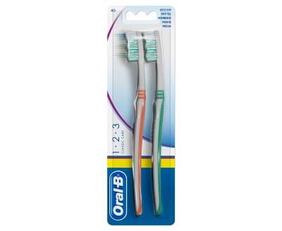 Oral B Twin Pack Tooth Brush